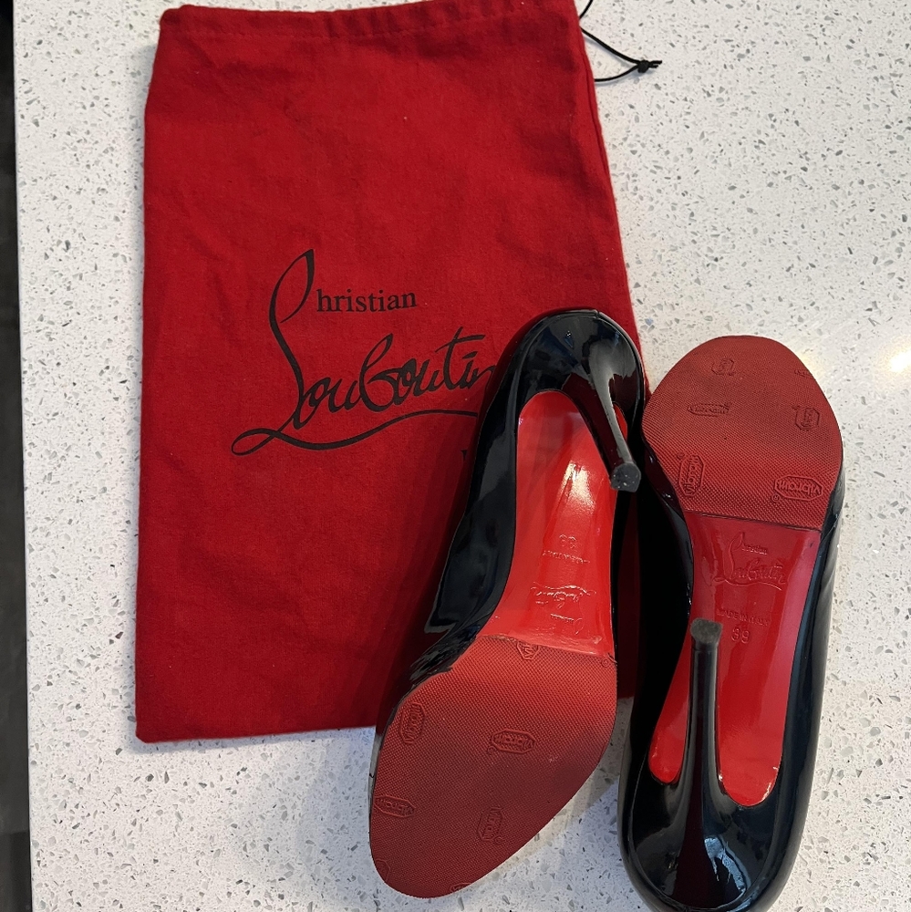 Christian Louboutin/ Red Bottom Black Heels Size 8 1/2 (39)